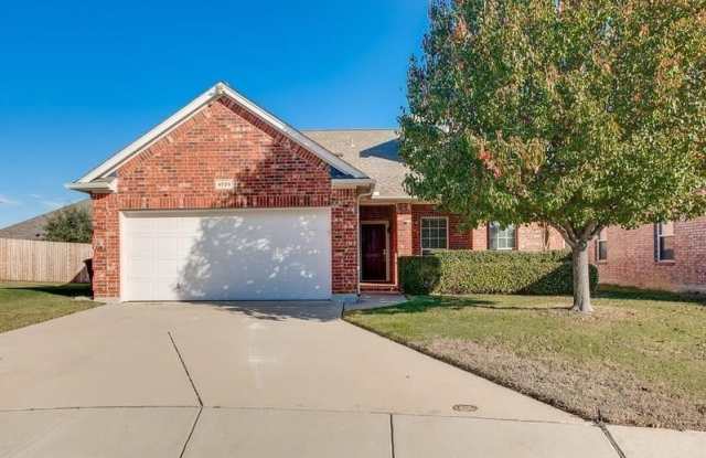 9728 Brenden Drive - 9728 Brenden Drive, Fort Worth, TX 76108