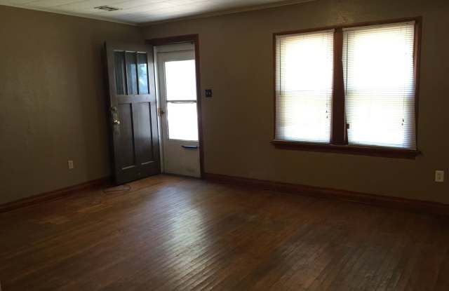 517 S. Pine Gallery 3