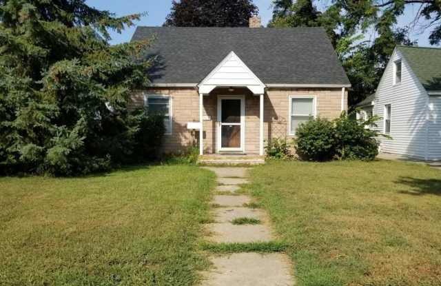 Spacious 3 bedroom 2 bathroom single family home - 4831 Dupont Avenue North, Minneapolis, MN 55430