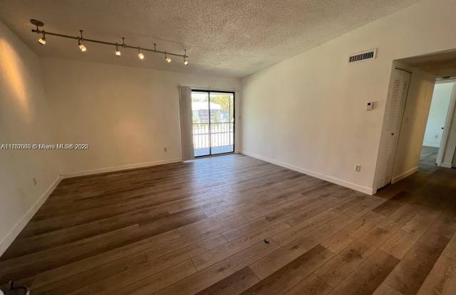 9715 Hammocks Blvd photos photos