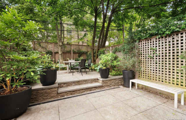 131 ST JOHNS Place Gallery 2