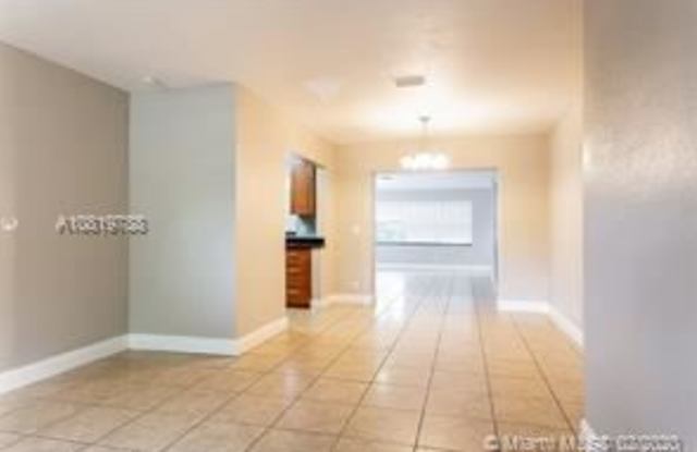 4971 SW 5th Ct Gallery 3