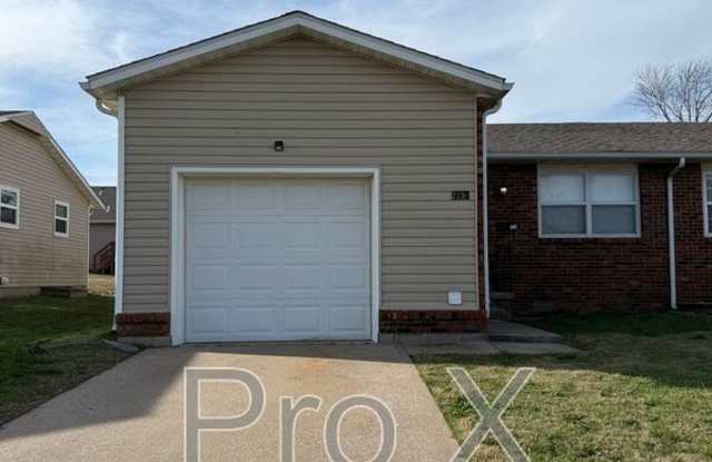 2230 S Arizona Ave - 2230 South Arizona Avenue, Joplin, MO 64804
