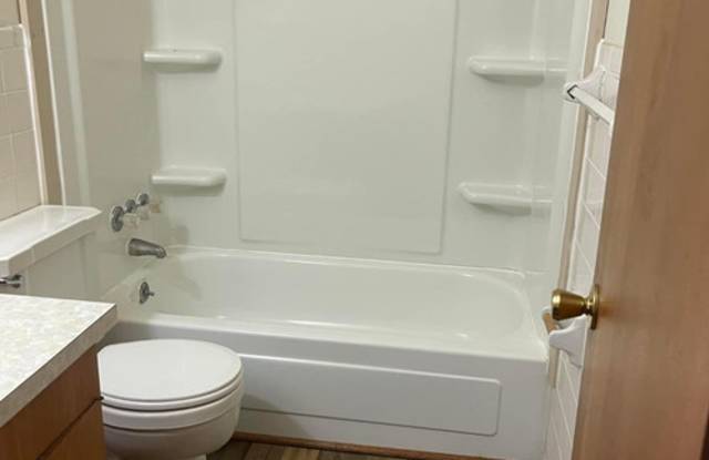 2 bedroom 1 bathroom upstairs apartment Gallery 1