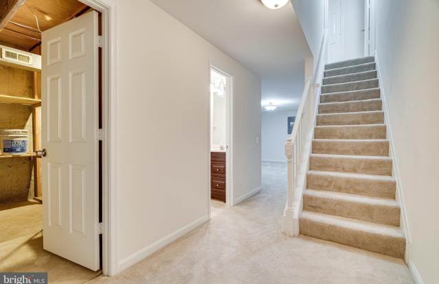 12114 WEDGEWAY Court Gallery 4