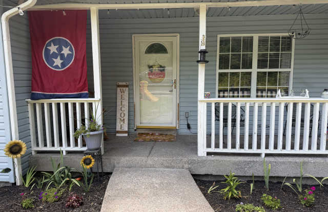 118 Alexander Lane Gallery 3