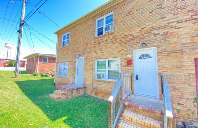 Remodeled 2 Bedroom 1 Bathroom in Downtown Landis - 205 East Ridge Avenue, Landis, NC 28088