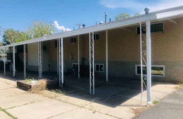 Beautiful home with large rooms and large windows, New carpet and paint throughout this 5000 Square foot home Gallery 2