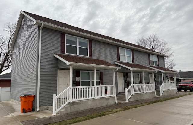 915 North Riverside Drive - 1 photos photos