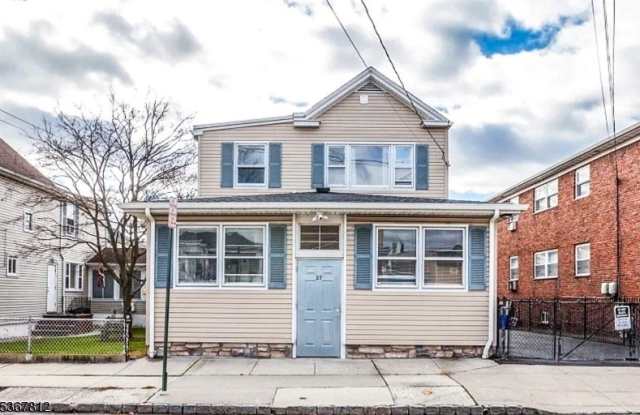 27 Honiss St photos photos
