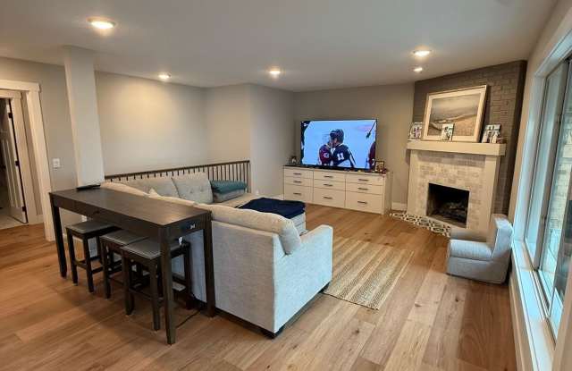 4471 Manitou Road Gallery 4