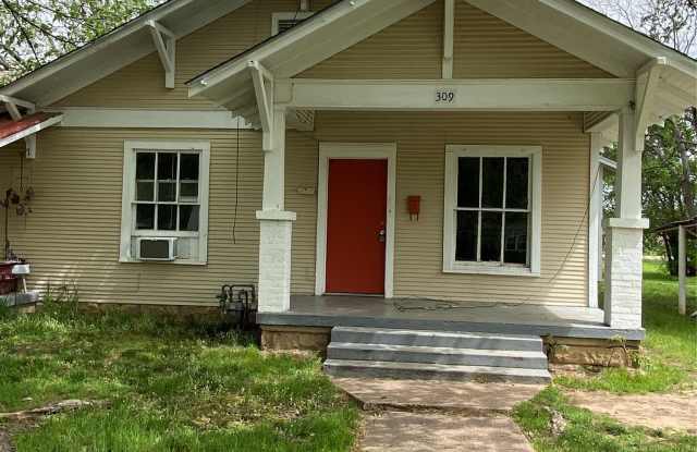309 E Nelson Street - 309 East Nelson Street, Bowie, TX 76230