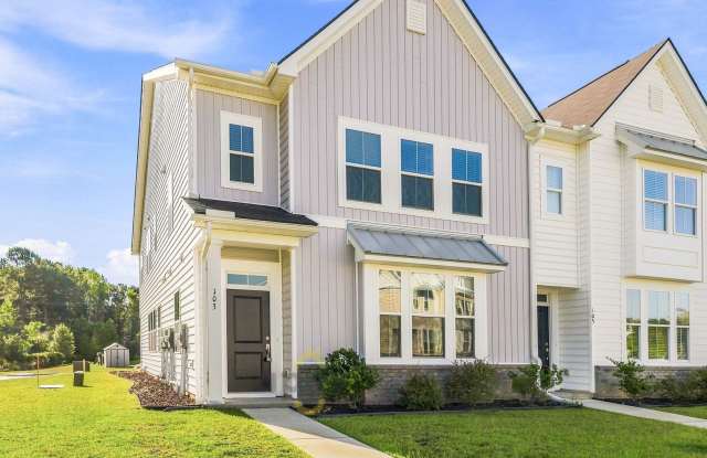 4 Bedroom 2.5 Bathroom in Central Avenue Community in Summerville photos photos