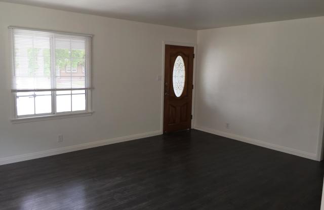 1427 N Evergreen Street Gallery 4