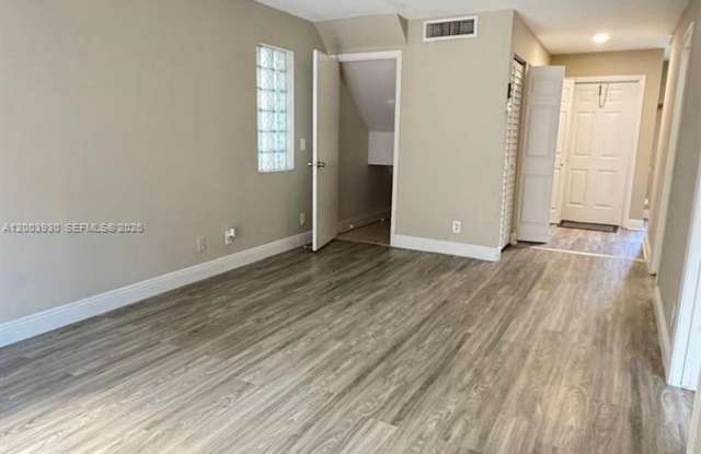 12153 Northwest 36th Place Gallery 4