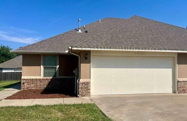 Beautiful 3 Bed 2 Bath Duplex!! photos photos