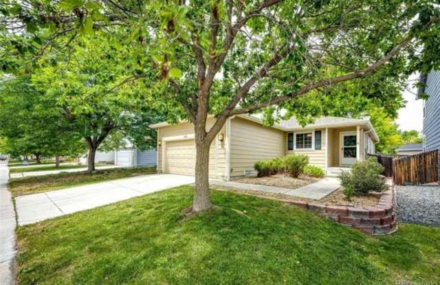 Spacious 5BR/3B House in Englewood/Parker Gallery 1