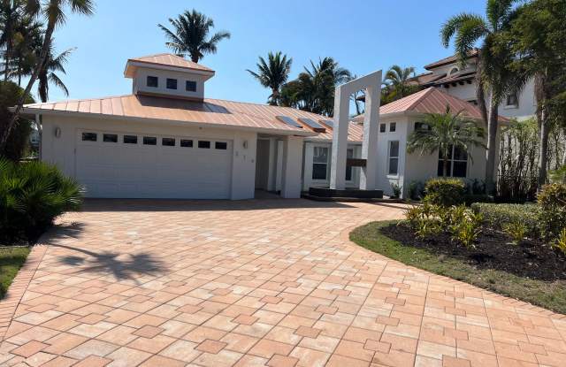 ***CONNERS VANDERBILT BEACH***CANAL FRONT HOME***POOL HOME***SEASONAL-FULLY FURNISHED***NEWLY RENOVATED*** - 314 Egret Avenue, Collier County, FL 34108