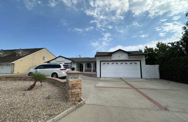 Newly Remodeled | 4 Bedrooms (2 Masters) | 4 Bathrooms | Indoor BBQ photos photos