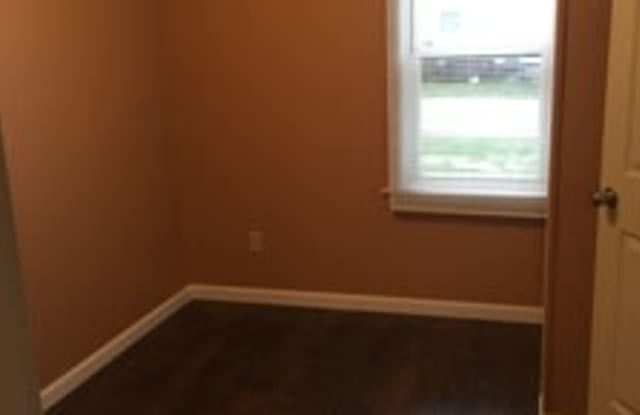 605 Cleveland St - 605 Cleveland Street, Jerseyville, IL 62052
