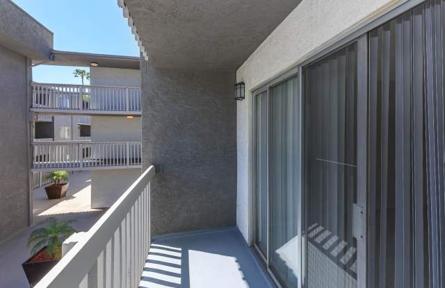 Pacific View Apartment Homes Gallery 4
