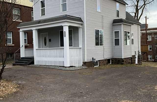 1324 E 2nd St - 1324 East 2nd Street, Duluth, MN 55805