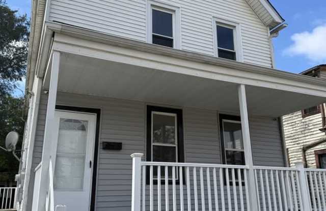 1230 Norwood Road - Lower Gallery 1