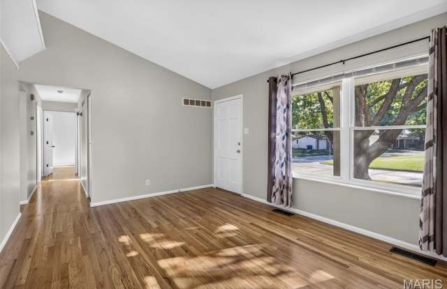 2701 Woodbury Drive Gallery 3
