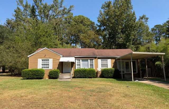 Welcome Home to 826 Monterey Street, Jackson, MS 39204! Gallery 1
