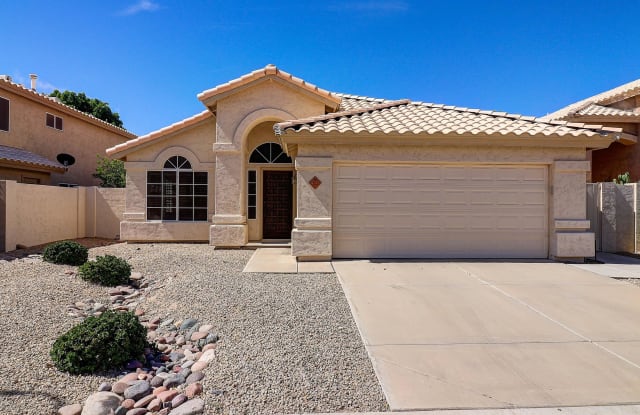 4517 E GOLD POPPY Way - 4517 East Gold Poppy Way, Phoenix, AZ 85044