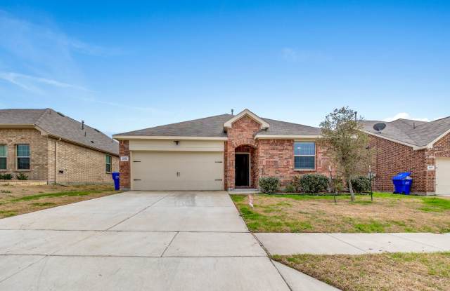 Welcome to this beautiful 2020-built, 4-bedroom plus study, single-story Traditional home in the sought-after Verandah community of Royse City. photos photos