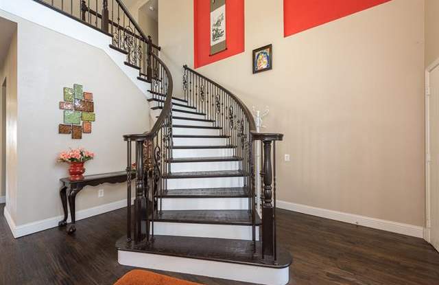 11876 Stephenville Drive Gallery 3