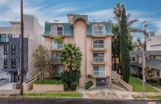 9812 Vidor Dr - 9812 Vidor Drive, Los Angeles, CA 90035