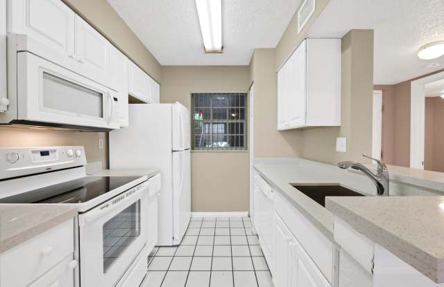 2861 N Oakland Forest Drive Gallery 2