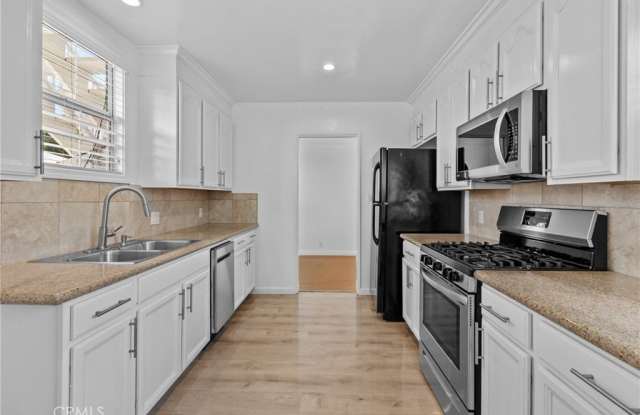 12753 Oxnard St photos photos