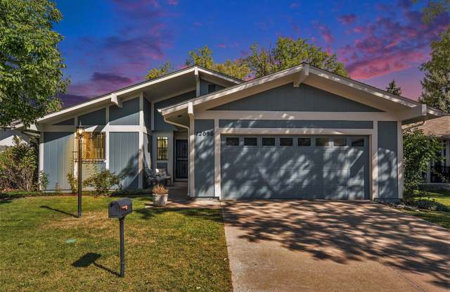 4 bed/3 bath very spacious, fully furnished Townhome . photos photos