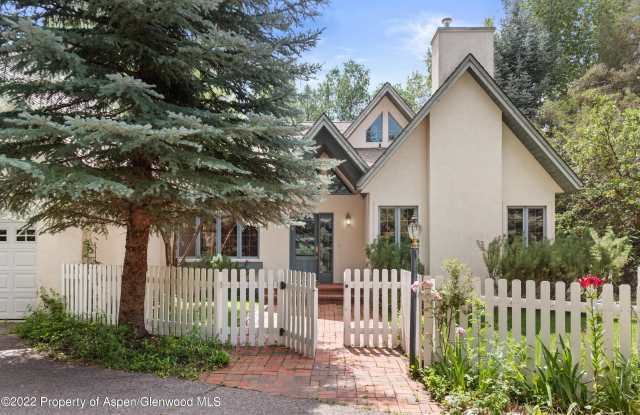 180 River Oaks Lane Gallery 2