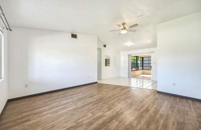 1326 Birchcrest Blvd Gallery 3