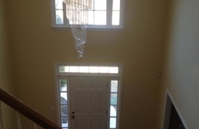 1810 Lake Cove Dr Gallery 3