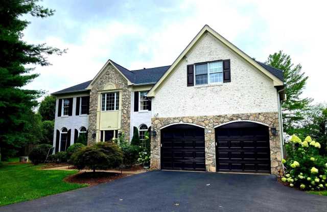 11711 CRIPPEN CT - 11711 Crippen Court, Great Falls, VA 22066