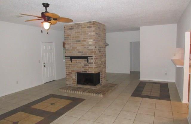 7815 Maple Brook Lane Gallery 2
