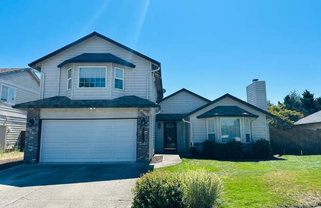 Charming Fisher's Landing Home - 16807 Southeast 19th Street, Vancouver, WA 98683