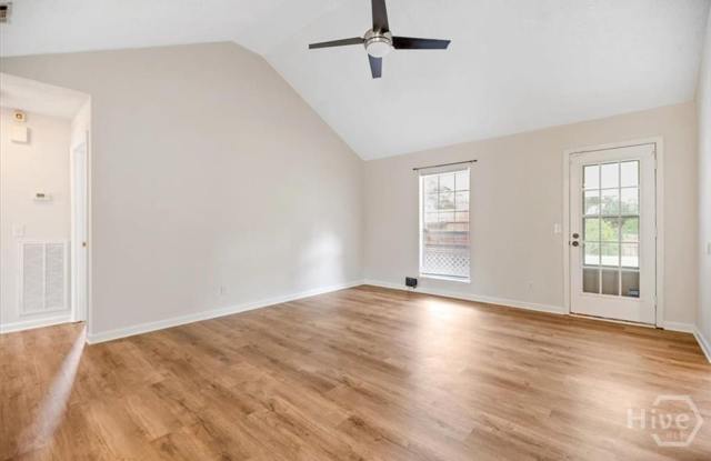 Home in Piercefield Richmond Hill, Ga 4 bedroom 2 bath!! Available in Nov 2026!! $1000 OFF FIRST FULL MONTH’S RENT WITH AN ACCEPTABLE APPLICATION & CREDIT. Gallery 4