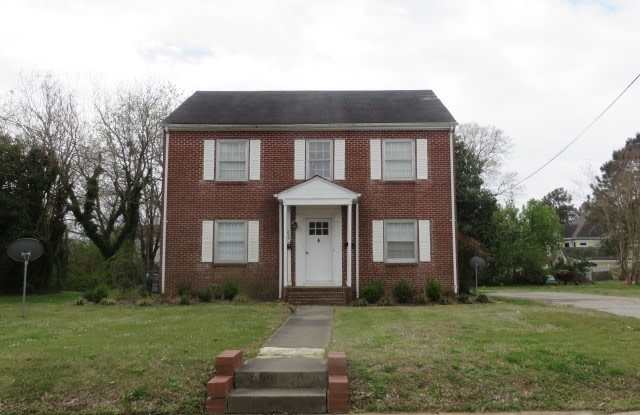 2 Bedroom, 1 Bath South Hill Apartment Convenient to Shopping, Schools & Hospital photos photos