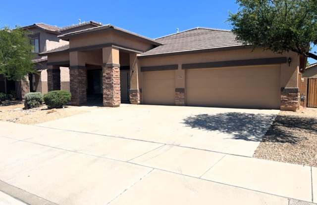 4 BEDROOM HOME IN LITCHFIELD MANOR WITH 3 CAR GARAGE photos photos