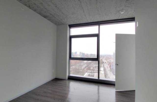 743 S Clark St Gallery 2