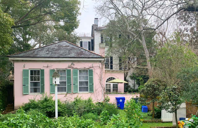 Charming Fully Furnished Garden CottageLlocated in South of Broad - 60 Lenwood Boulevard, Charleston, SC 29401
