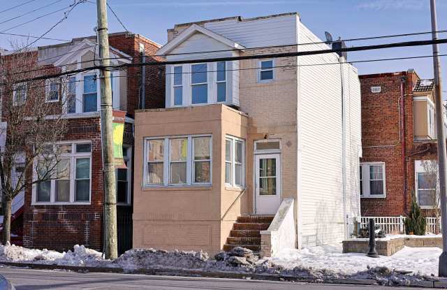 Well-kept 3 Bed, 1 Bath Single Family Home - Schedule your tours now! photos photos