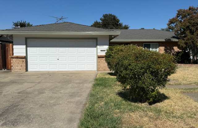 3 bed 2 bath home available now! photos photos