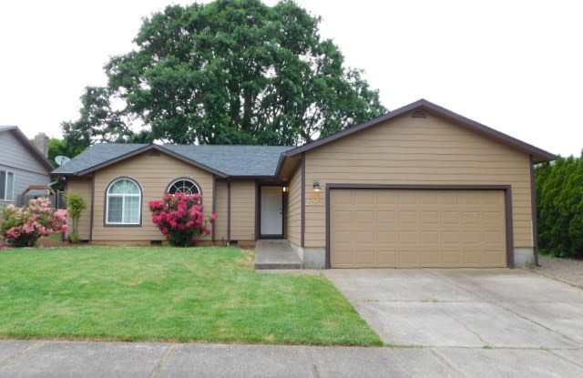 3Bd/2Ba Single Story House - Available to View! - 2059 Waln Creek Drive South, Salem, OR 97306